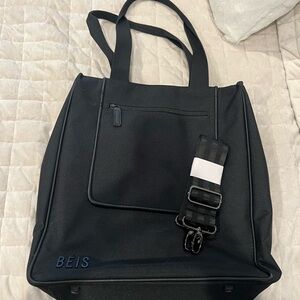 Beis The North to South Tote in Black